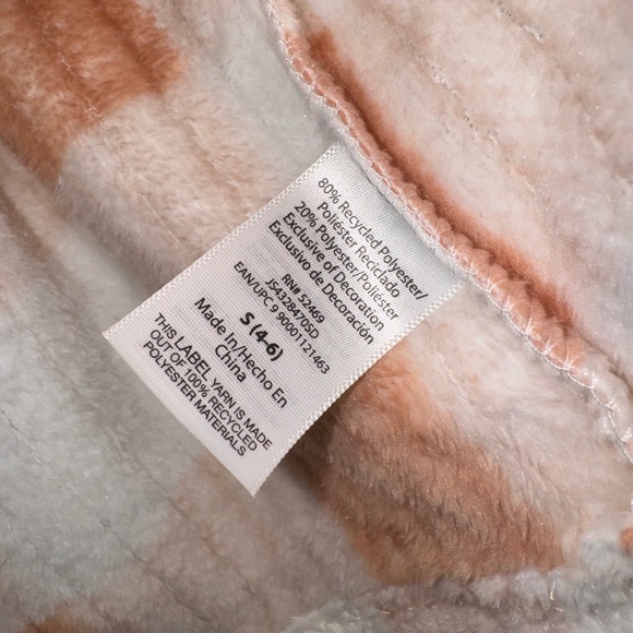 Woman’s pajama/ lounge outfit - Picture 5 of 10